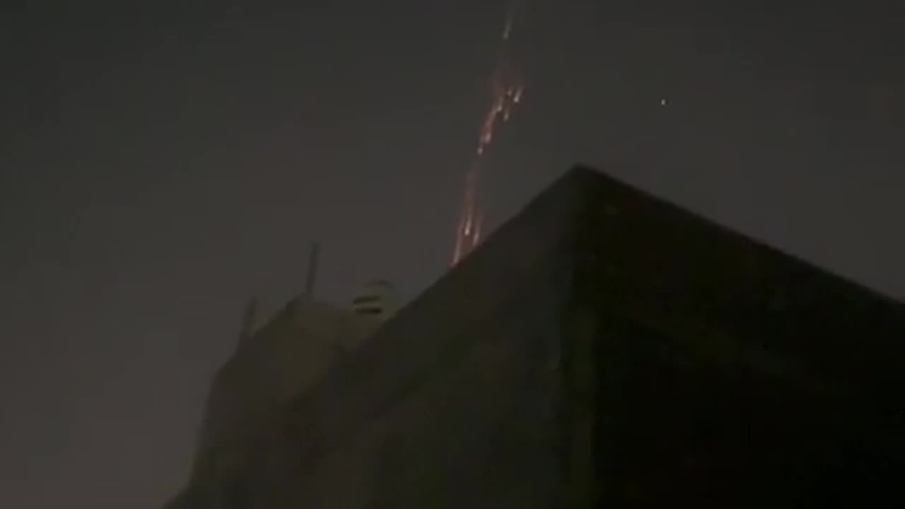 🌠✨ Wait For The Final Bright Flash! Meteor Shower in Delhi | FeedMyCuriosity