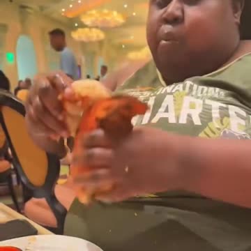 WE EATIN' GUD 2NITE!