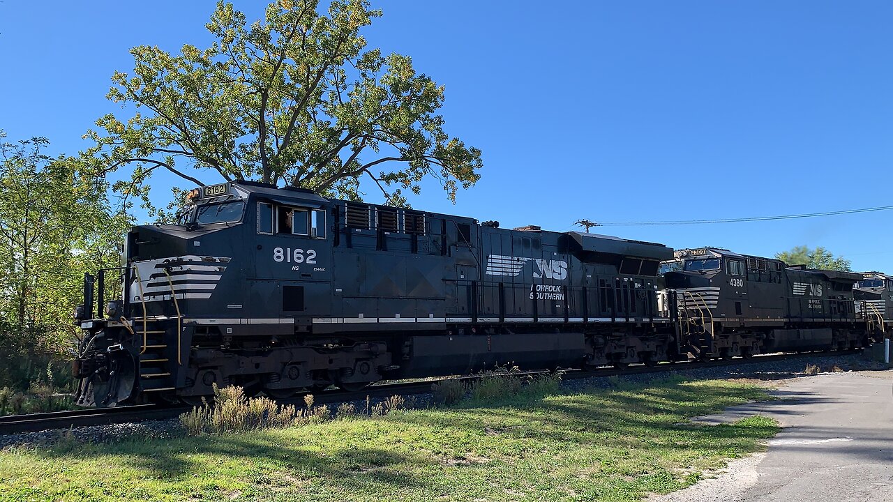 4 Horse Power ? More like 17,000 from 4 NS Trains(short)