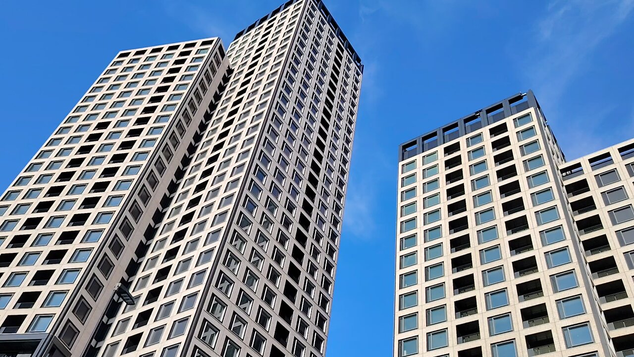 Elephant and Castle, July 25