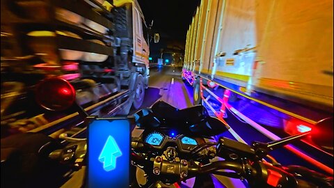 Honda CB 650F CHILL Freeway Night Ride (Jump included) RAW Sound by Combastaboyy