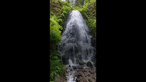 🔥 Surah Al-Mulk 67:29–30 — سورة الملك ⚡💧 #Quran #SurahAlMulk #love #shorts #Viral #YouTubeShorts