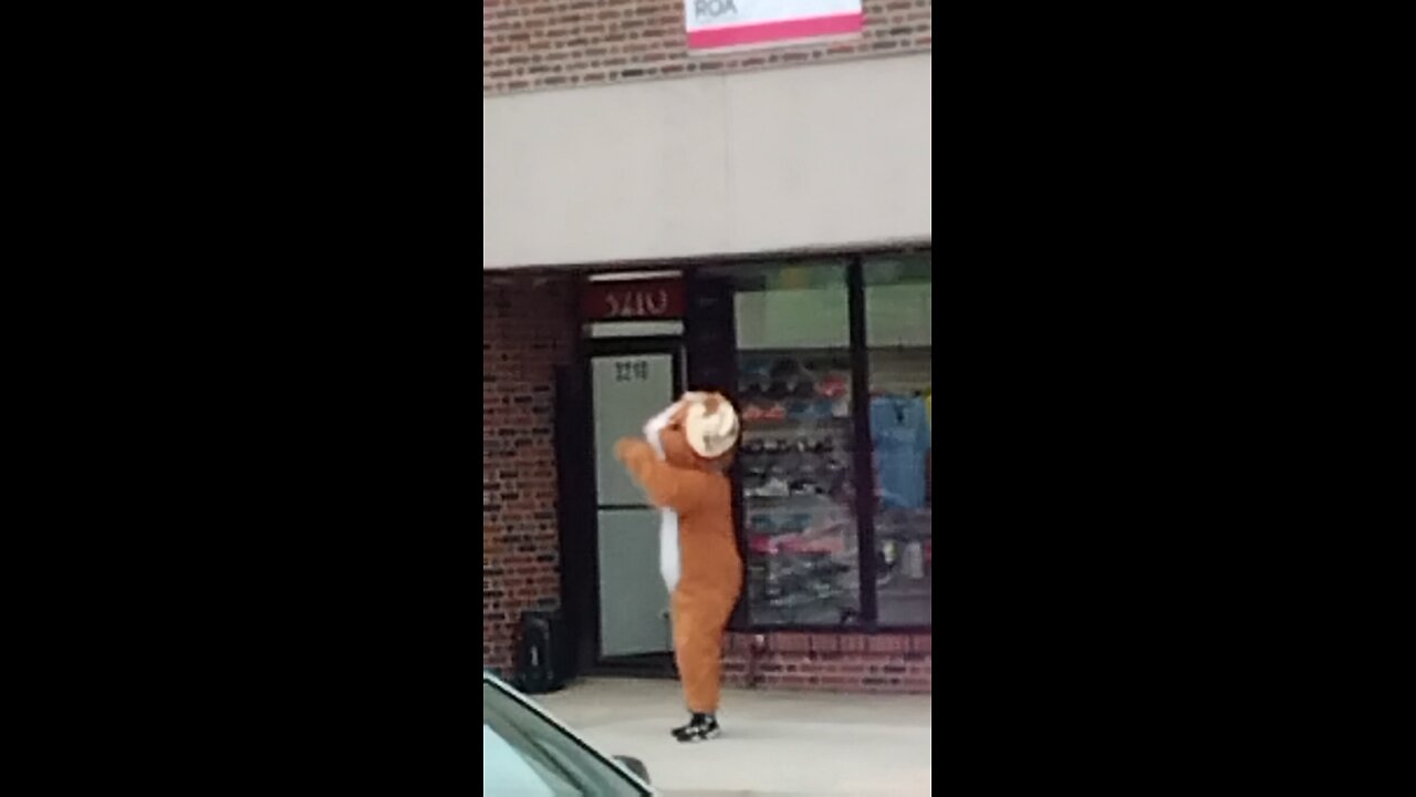 Mascot Dancing