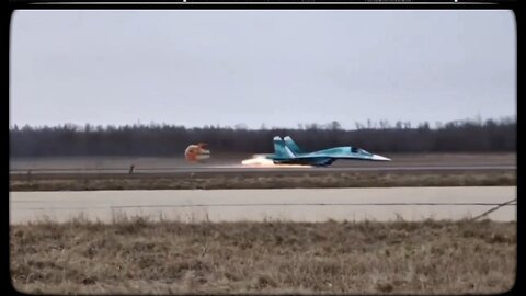 Russian Sukhoi Su-34 fighter-bomber lands on its stomach without landing gear!