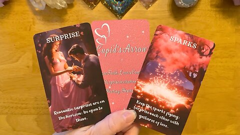 SOMEONE YOU ARE NOT SPEAKING TO IS ABOUT TO DO SOMETHING SHOCKING 😮 (COLLECTIVE LOVE TAROT READING)