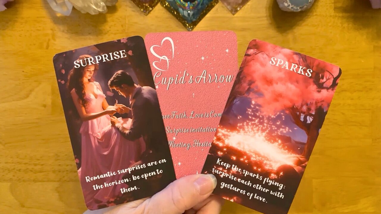 SOMEONE YOU ARE NOT SPEAKING TO IS ABOUT TO DO SOMETHING SHOCKING 😮 (COLLECTIVE LOVE TAROT READING)