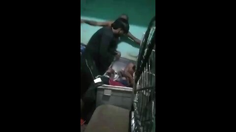 आगरा में घर वाली ने छुपा रखा था बाहर वाले को