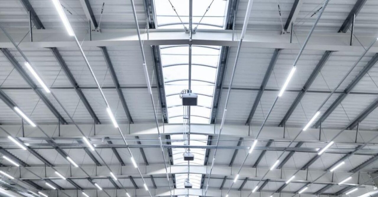 Max Output and Cost Savings: LED High Bay Lighting for Industrial Spaces