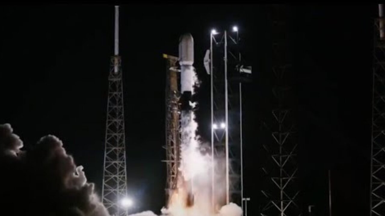 Blastoff! SpaceX launches Sirius XM satellite, nails landing