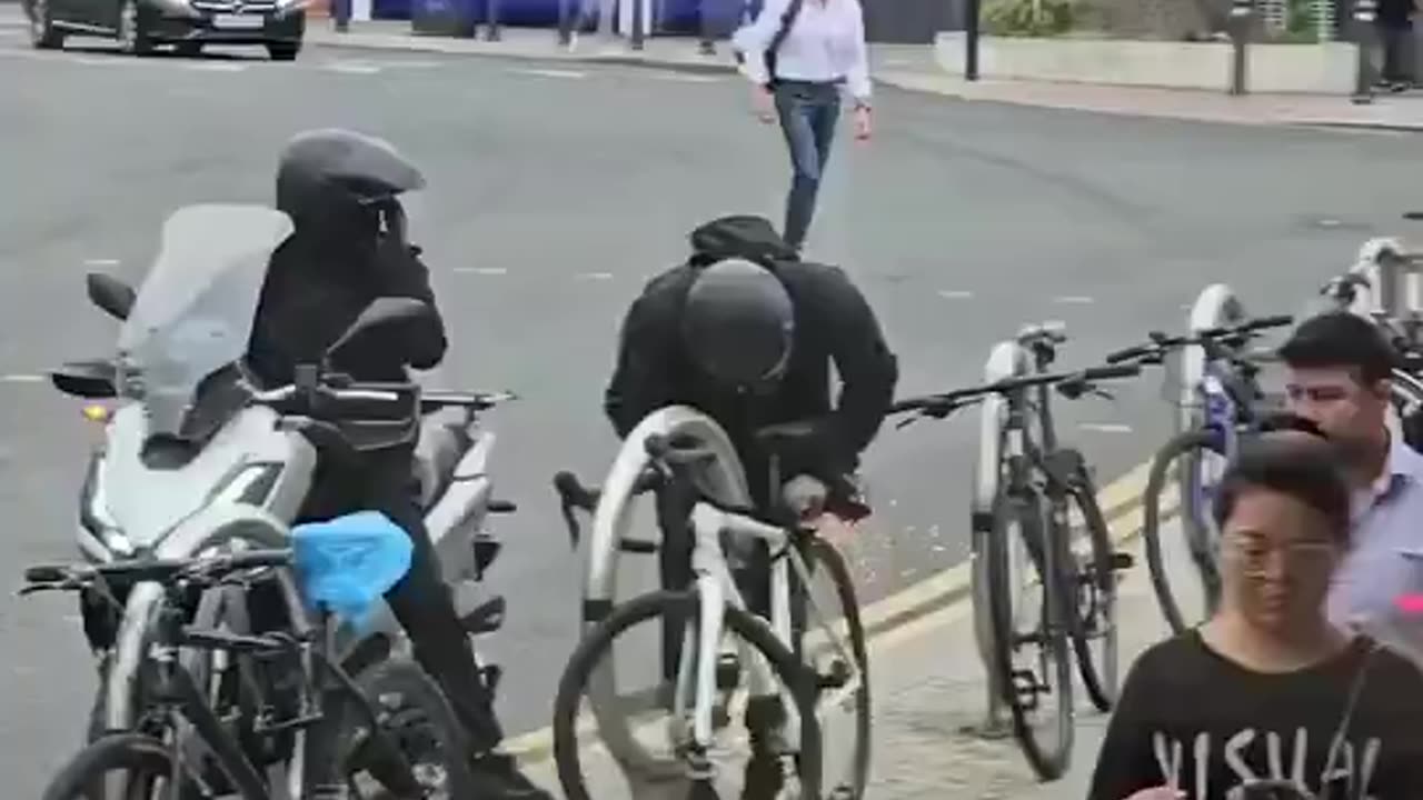In London you can steal in broad daylight and no one says anything.
