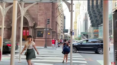 Walking Through NYC’s Famous Fifth Avenue | USA 4K Street Tour