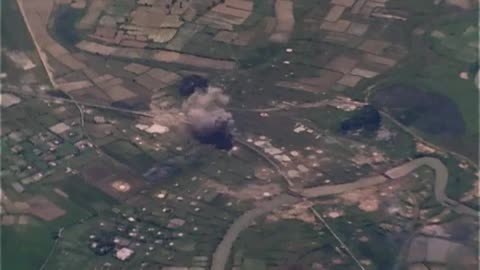 AIR STRIKE - NORTH... - AIR STRIKE - NORTH VIET NAM DOWNGRADED AT 3 YEAR INTERVALS D - 428-npc-38269