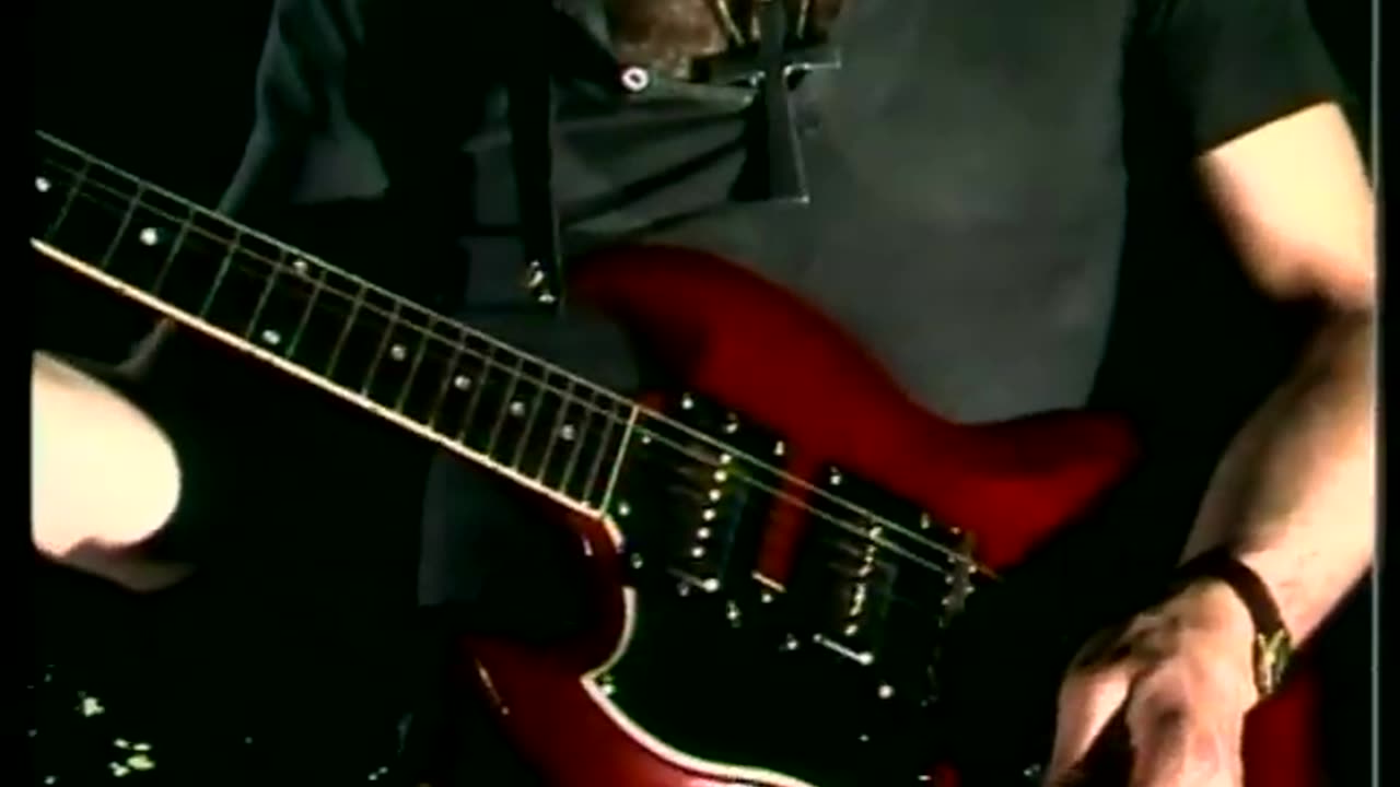 Black Sabbath - Black Sabbath (Official vid)