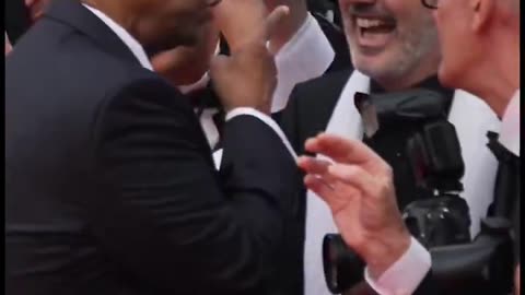 Denzel Washington shocks fans by angrily snapping at a photographer at 78th Cannes Film Festival