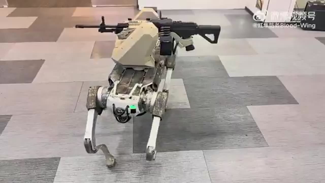 China Unveils Combat Robot with Machine Gun