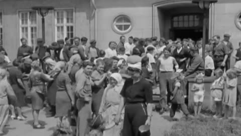 FRANCE RETURNS, CAMP SCHONAU, GERMANY - FRANCE RETURNS, CAMP SCHONAU, GERMANY - 111-adc-4927