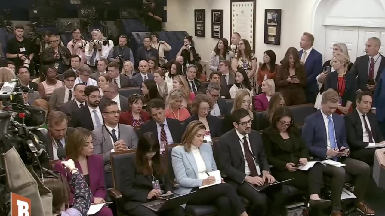 WHITE HOUSE PRESS BRIEFING LIVE - LOUD MAJORITY LIVE