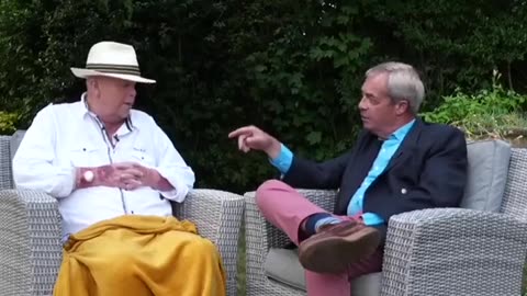 Il futuro Primo Ministro britannico Nigel Farage parla della truffa del vaccino Covid