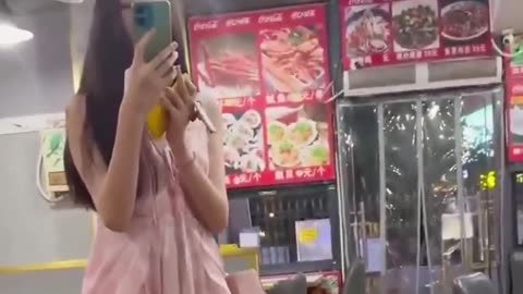 Mujer lanza una diatriba racista ante africanos en China