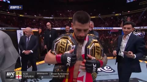 Ilia Topuria KOs Charles Oliveira in Round 1 to Become Lightweight Champ! 😱🔥