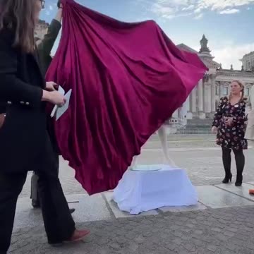 Woman with 6 arms, modern art in Germany.