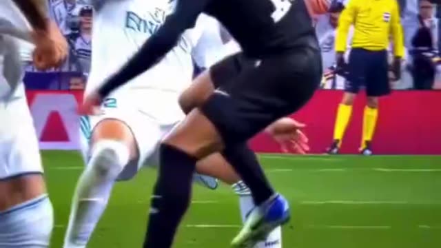 Tom Being Neymar – Cartoon Skills, Dribbles & Theatrics!