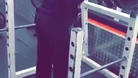 60kg to 80kg bar but the real weight is the motivation Leg day isn’t just a workout it’s a mindset