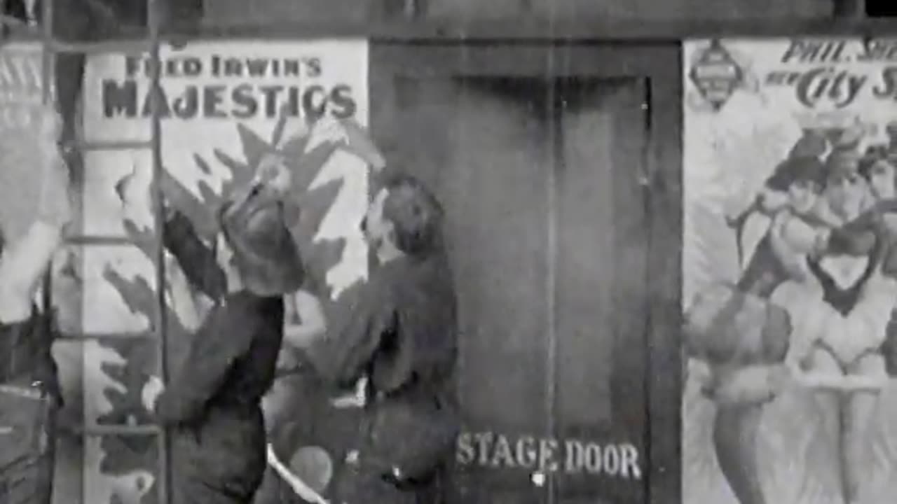 A Fire in a Burlesque Theatre (1904)