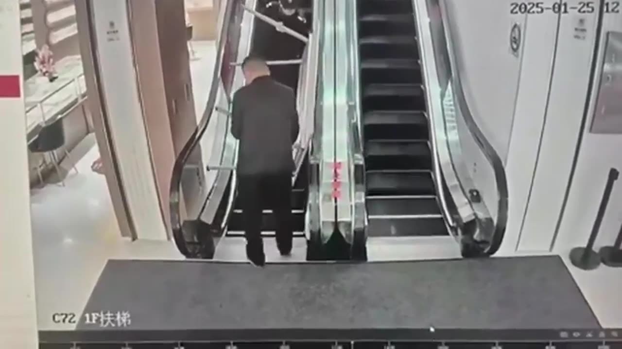 😂🚚 Pivot Pivot! | FunFM
