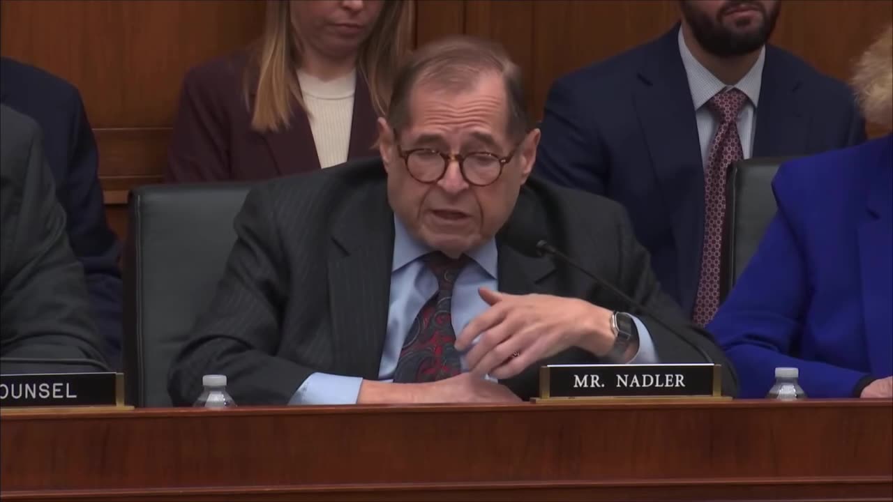 Dem: Americans 'justified in shooting' ICE agents dressed as 'masked hoodlums'