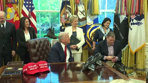 President Trump Signs Executive Orders in the Oval Office, Apr. 23, 2025