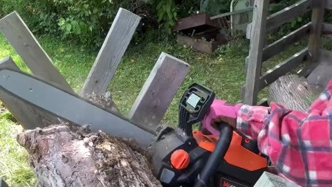 Timber! If you’ve been looking for an affordable log splitter, this is it! #lowespartner