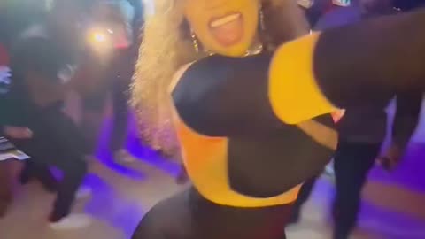 Queen vee bosset