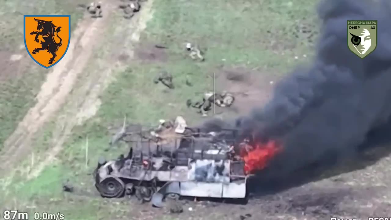 Cluster Munitions Tear Through Russian Infantrymen Fleeing from Damaged Vehicles