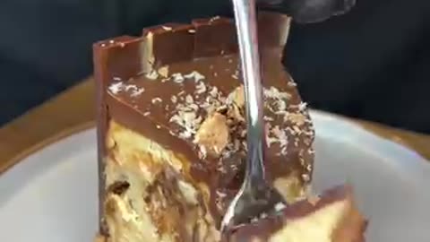 Biscoff KitKat Cheesecake | No-Bake, Creamy & Completely Irresistible!