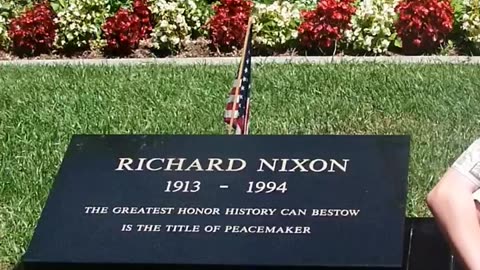 FAMOUS GRAVES - VOL. 406: RICHARD NIXON
