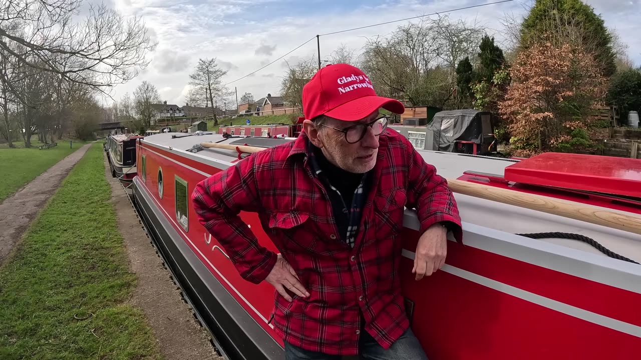 Retirement on a Narrowboat in the UK | Part Year Nomad | Boat Tour