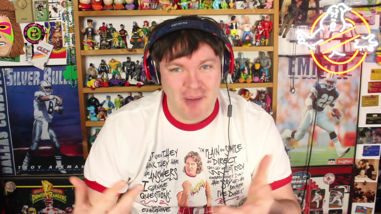 Taz’s 90s T-Shirt Takeover: Looney Tunes Icon!