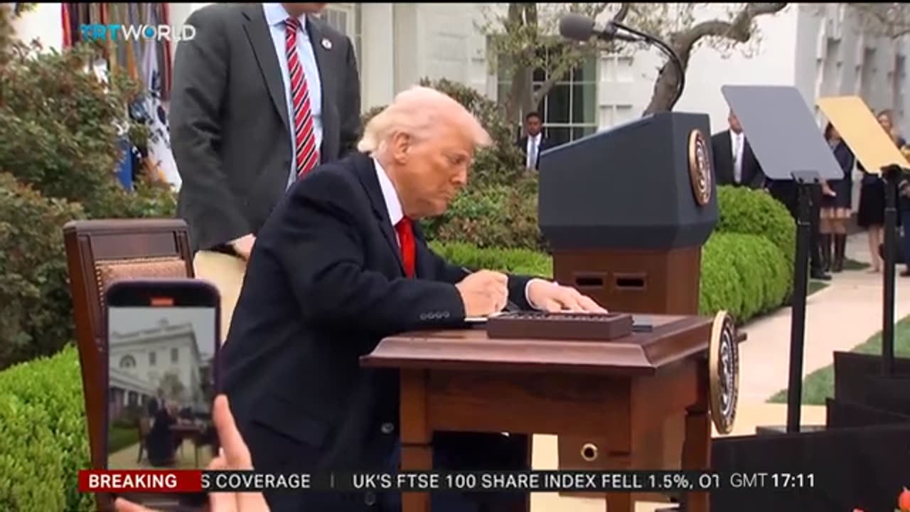 Europe responds to Trump's tariffs, weighing negotiation versus retaliation