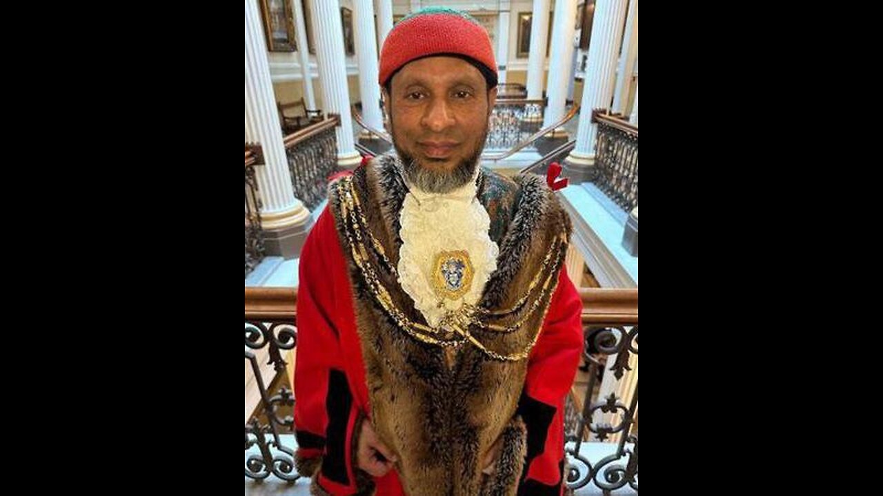 Mohammed from Bangladesh, mayor of Brighton in UK, can hardly speak English.