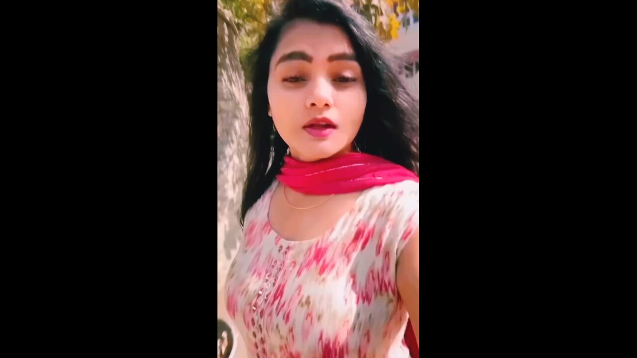 Hamare yaha kapde pahnte h😳