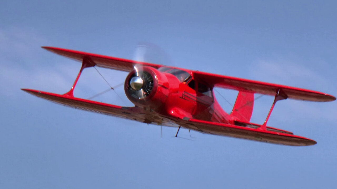 Beechcraft Staggerwing – Elegant Vintage Flight at EDPY Ellwangen