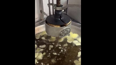 FRYING FRESH POTATOES👩‍🍳🥔🍳MAKING ORGANIC POTATO CHIPS🥔🍟🥘👨‍🍳💫