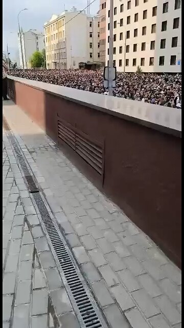 Moscow Russia Around 400,000 Muslims March Chanting Allahu Akbar