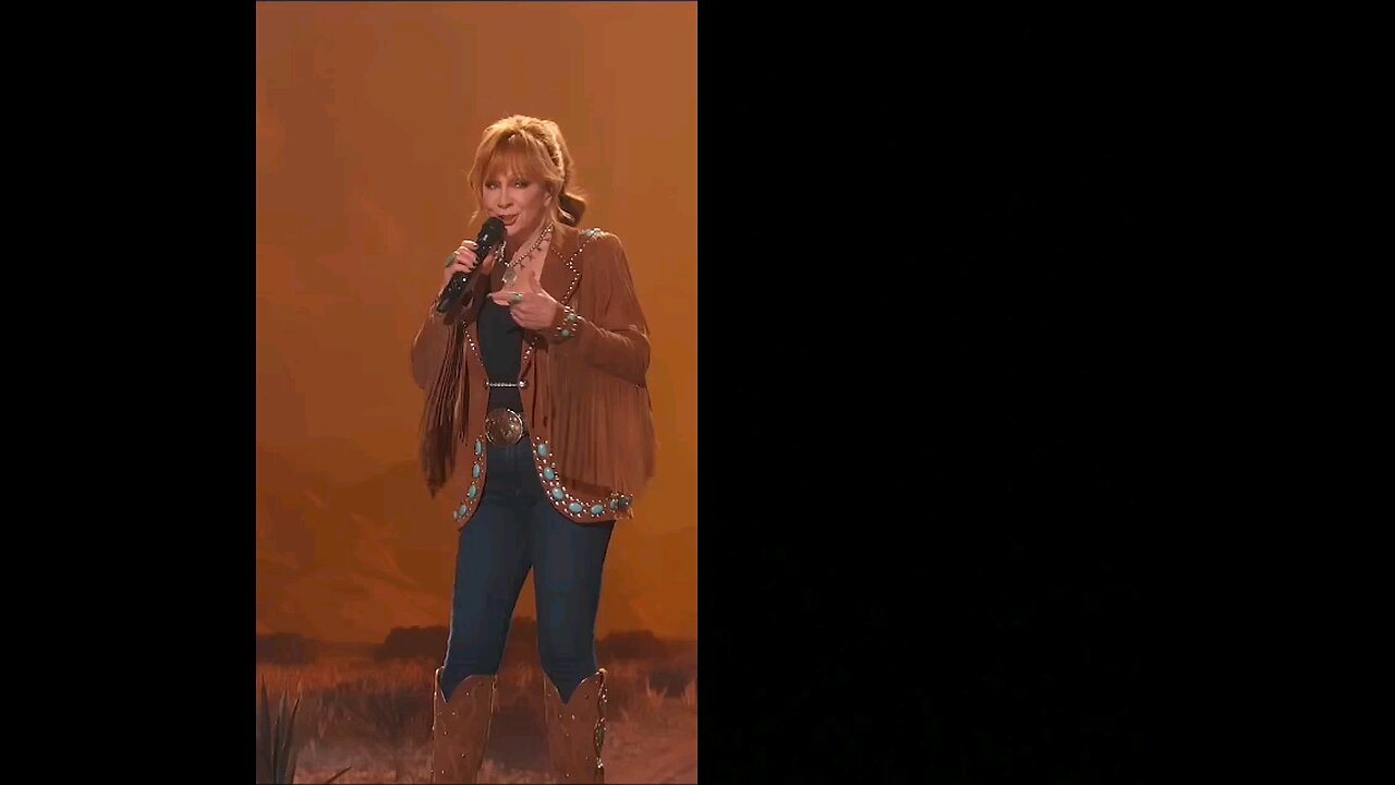 #Lainey Wilson #rebamcntire #TrailBlazer