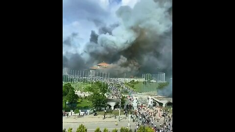 NEPAL 🇳🇵 Following a government-imposed social media ban, citizens burned down parliament.