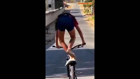 Simplang Trip 122: Bicycle ride accidentally fell down to push-ups exercise.