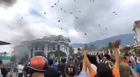 🚨🇳🇵UNREST IN NEPAL: Army evacuating ministers amid widespread protests