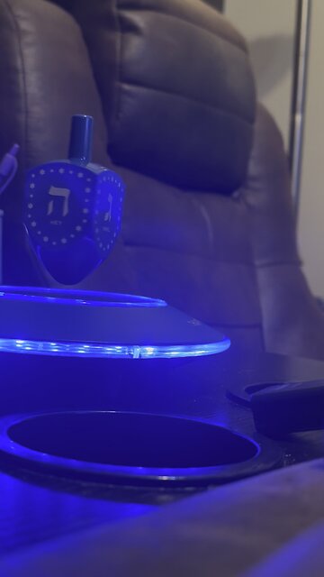 Levitation dreidel