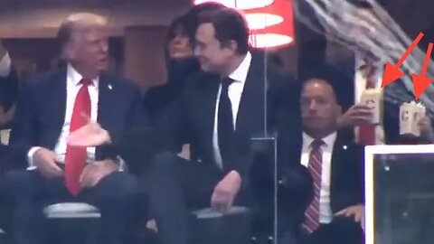 Notice the 🍿 guy coming in from the back ?! Top Kek 😁 President Trump and Elon Musk were spotted s